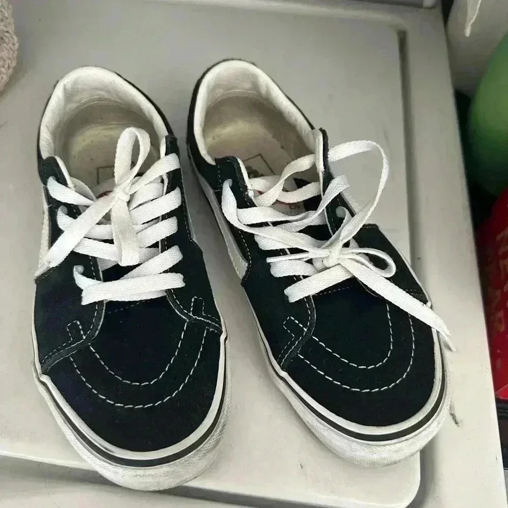Vans shoes , size 5.5 in women’s and 7.5 in men’s